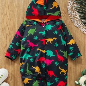 NWOTBaby Dinosaur Print Snap Front Hood.                 Size:6-12 M Color:Multi